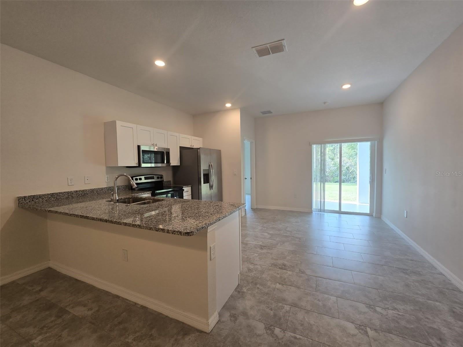 546 IMPERIAL PL – photo 4