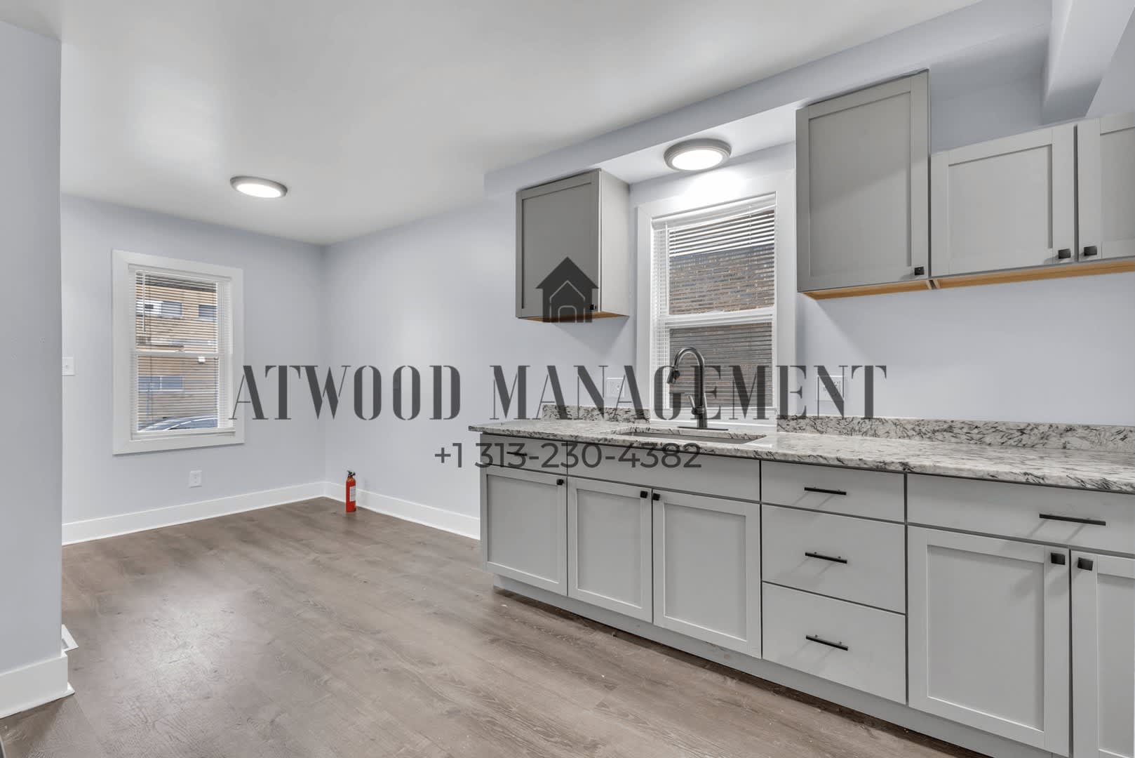 This beautifully updated 3-bedroom, 2-bath single-family home is ready for move-in! – photo 5