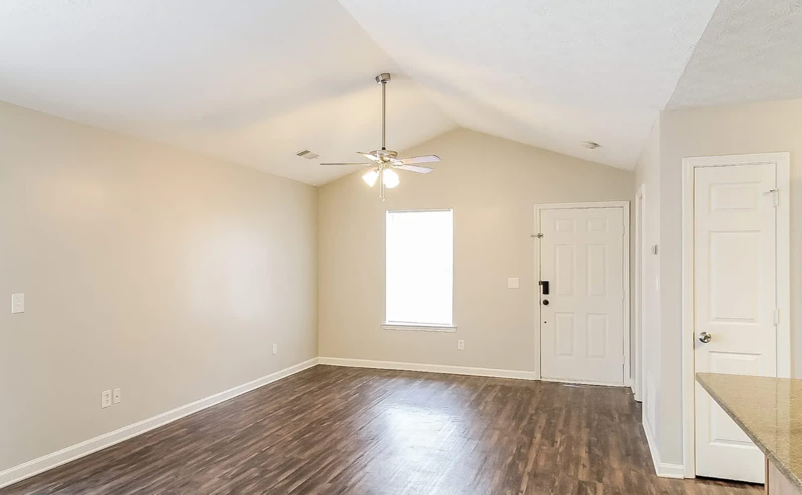 406 Autumn Lake Ct – photo 2