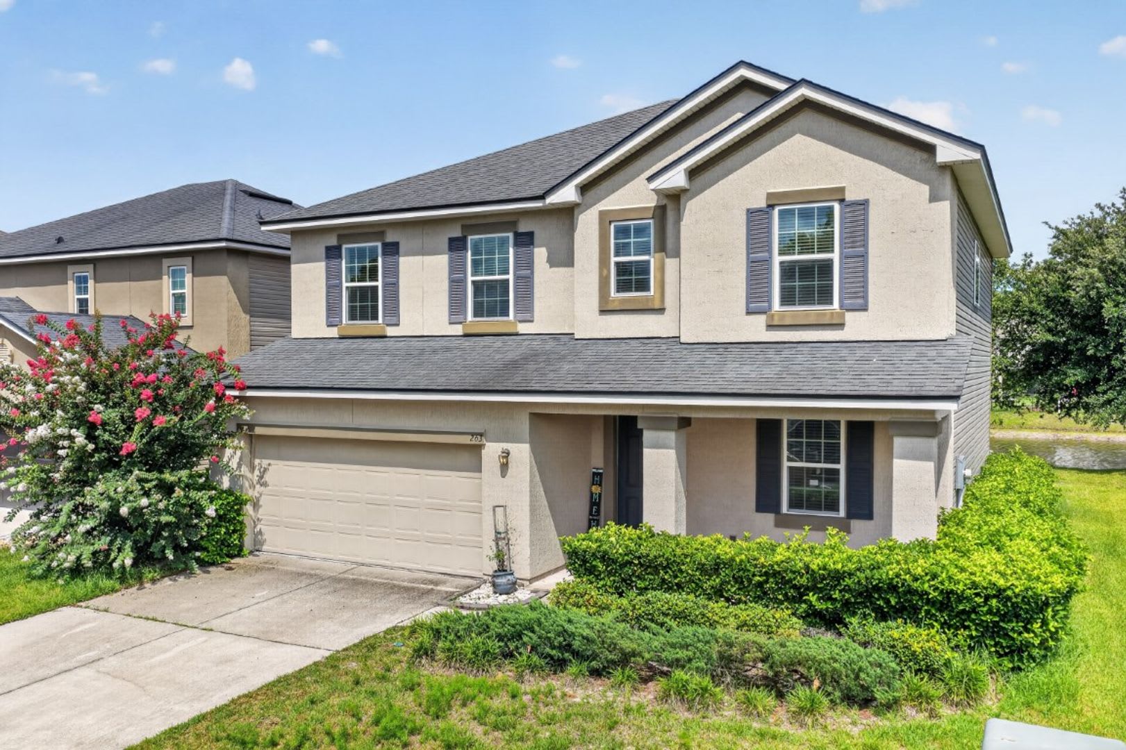 Large 4 bedroom home in Oakleaf – photo 3