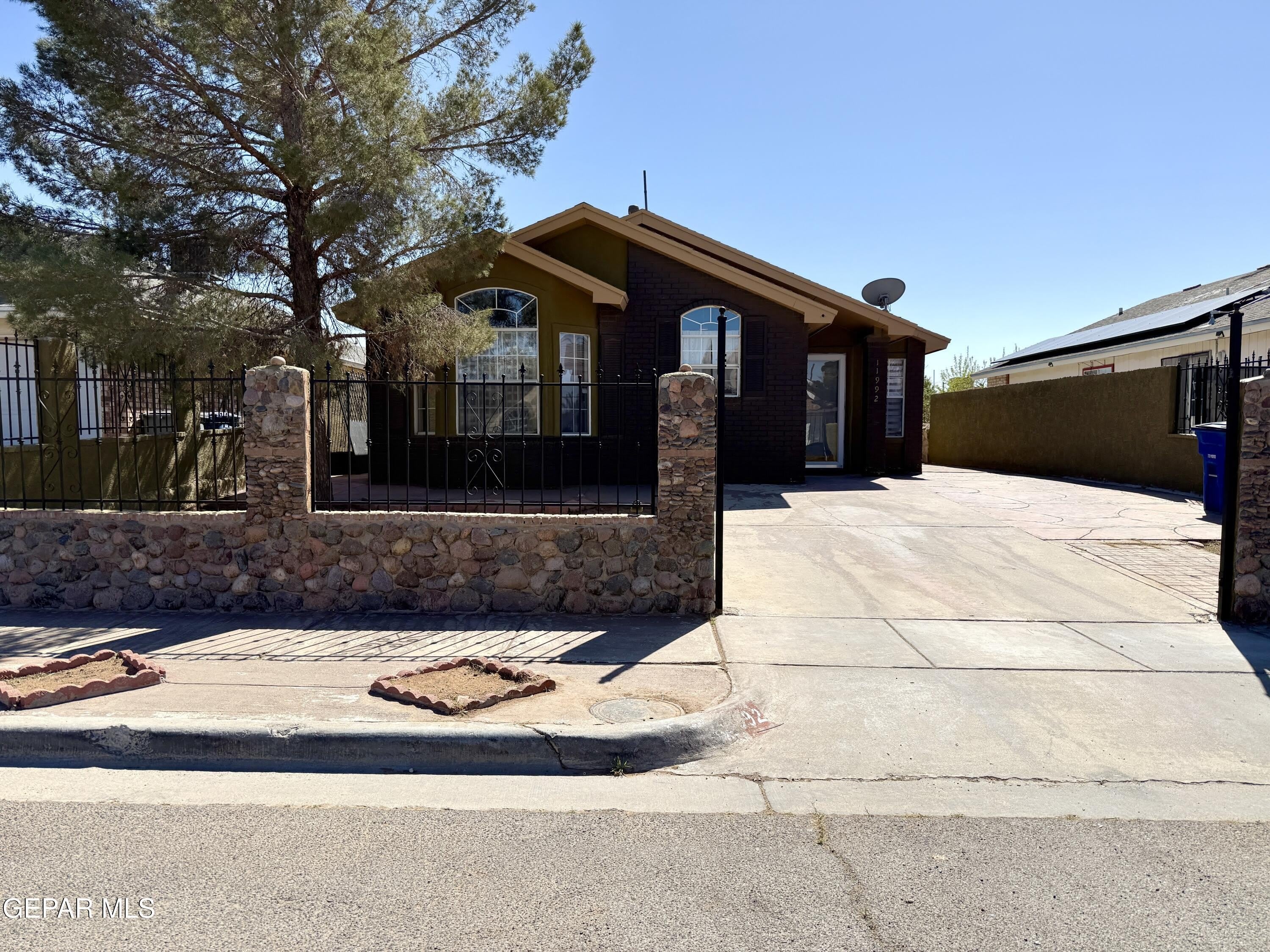 11992 Dragon Crest Drive – photo 2