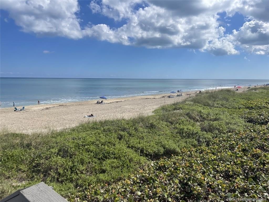 5565 NE Gulfstream Way – photo 2