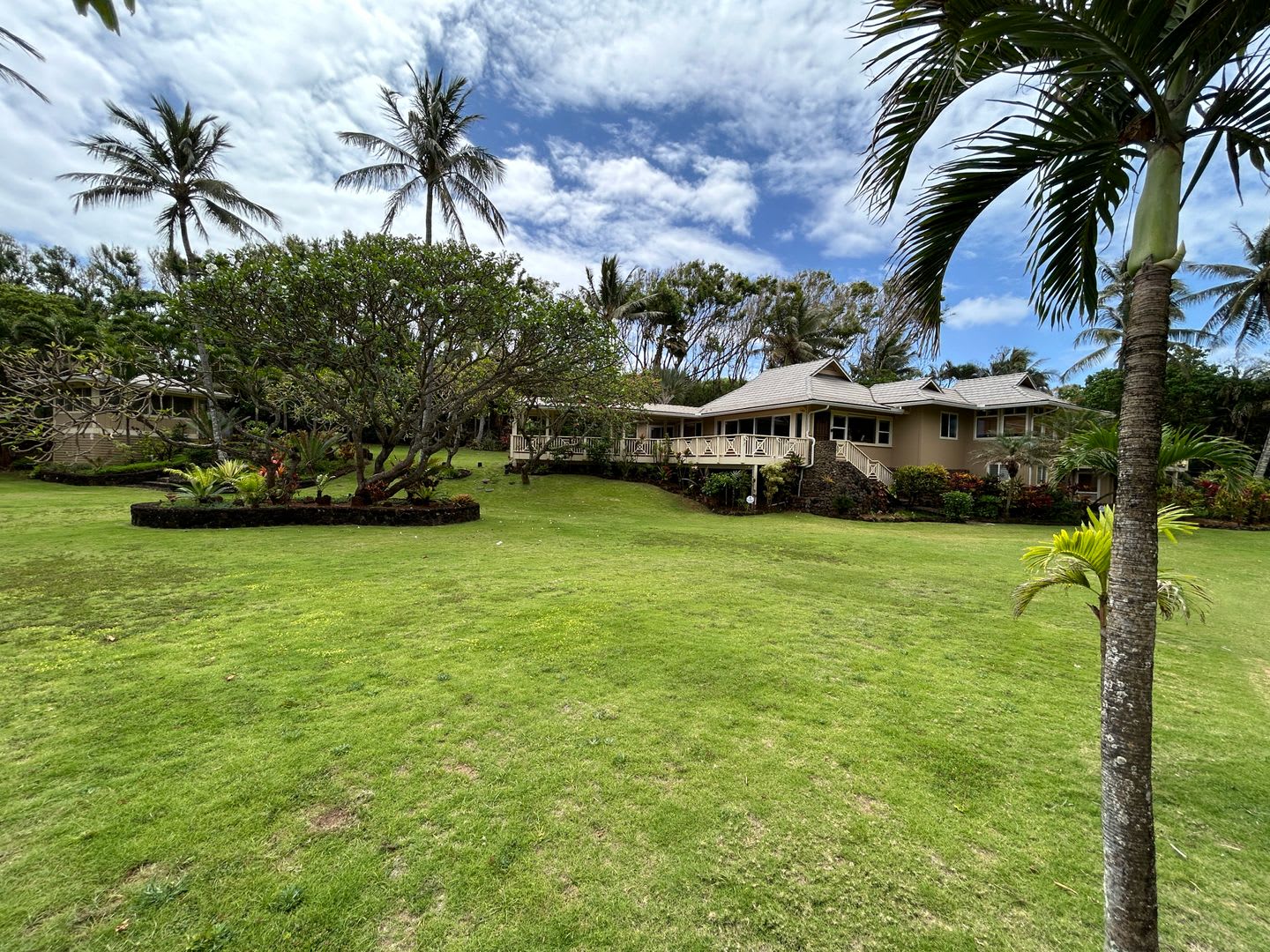 2500 Off 1St Months Rent Furnished 3 Bedroom 3 Bath Ocean View Home – photo 3