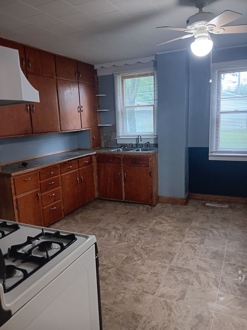 Single Family Home Available! – photo 3