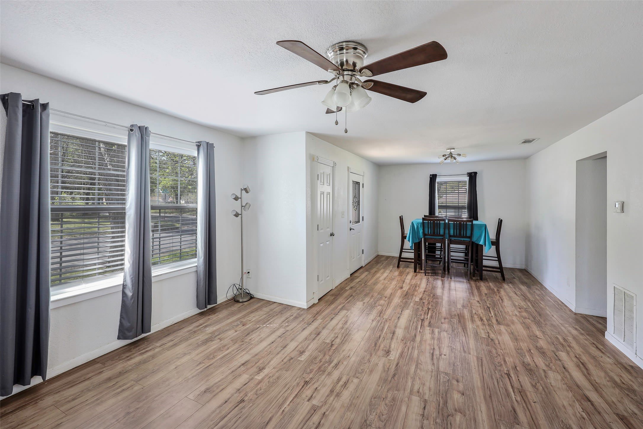 1130 W Day Street – photo 2