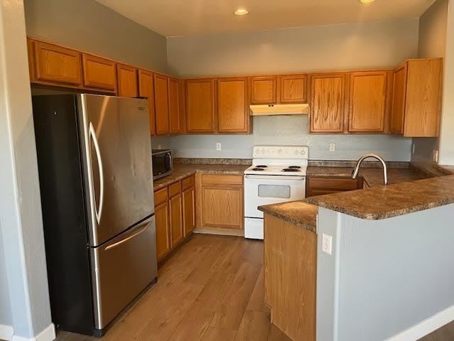 9428 S 35th Glen – photo 2