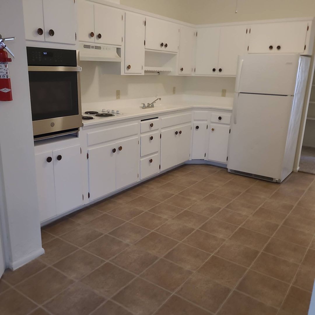 1859 E Cheery Lynn Rd – photo 2