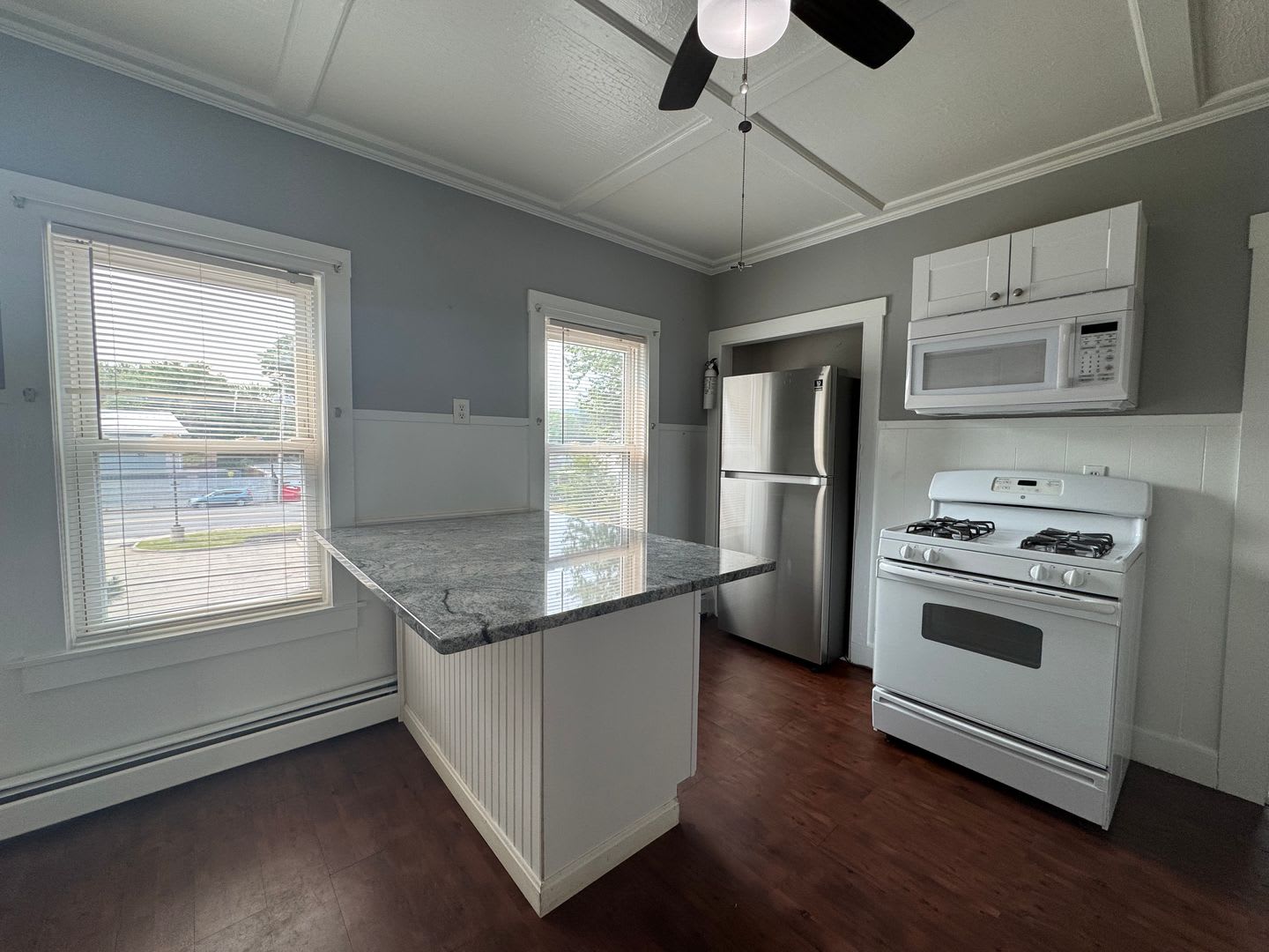 Updated Haverhill 2 Bedroom W/Yard – photo 5