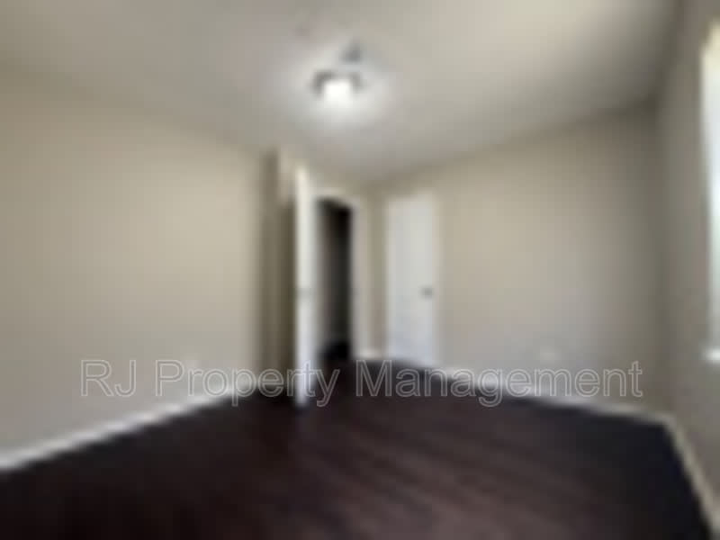 284 Gaston Ave – photo 4