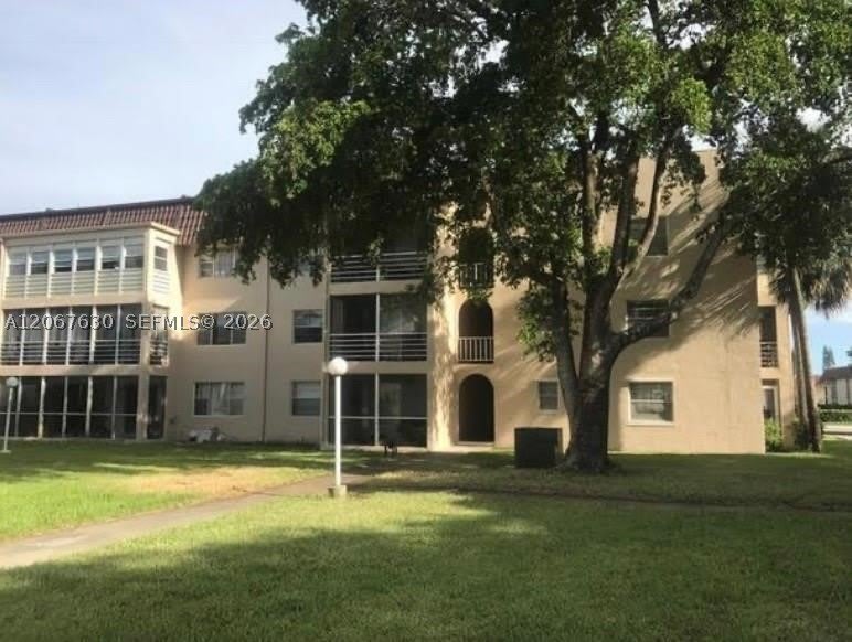 2700 Riverside Dr – photo 1