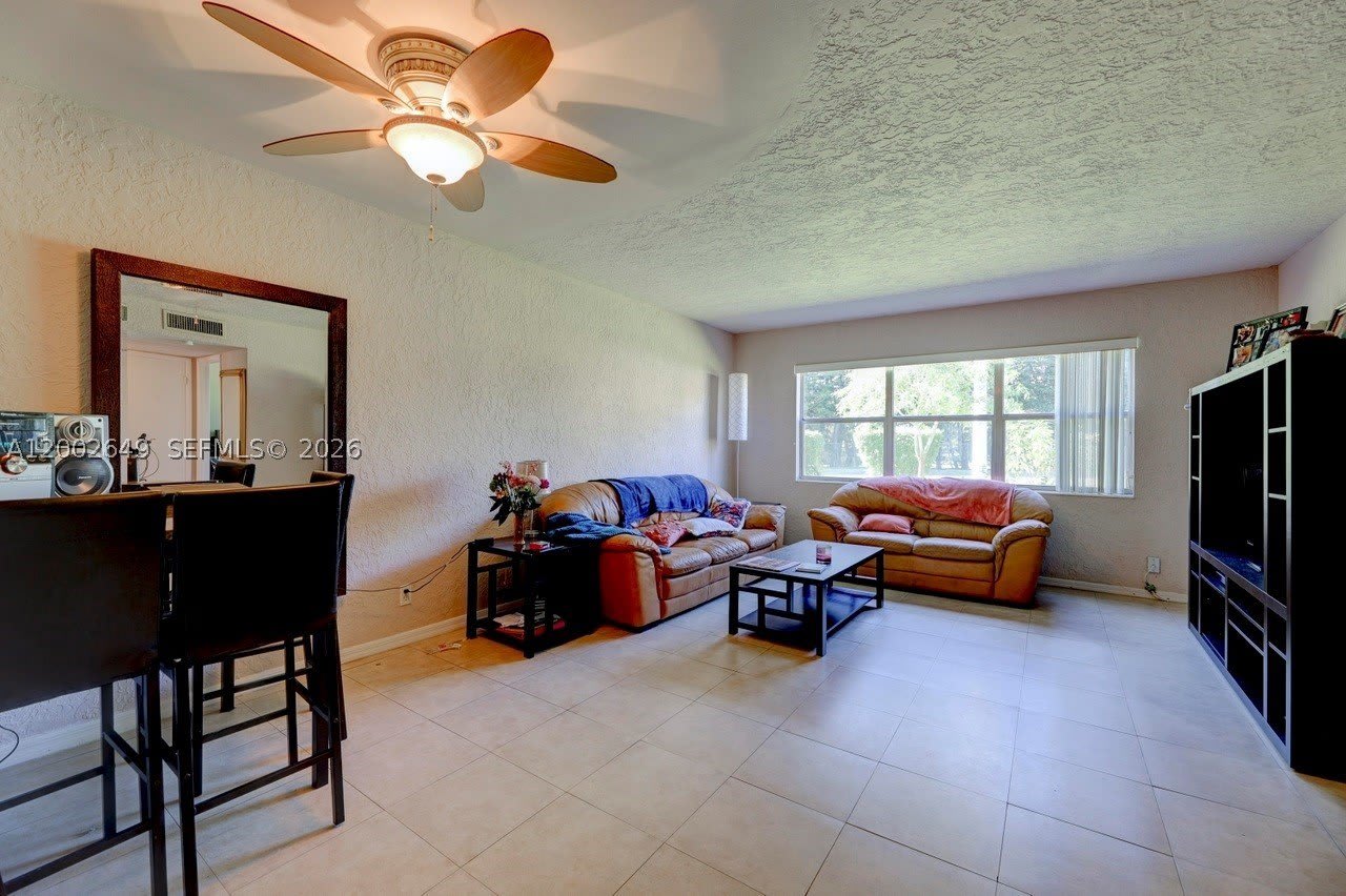 610 SE 2nd Ave – photo 4