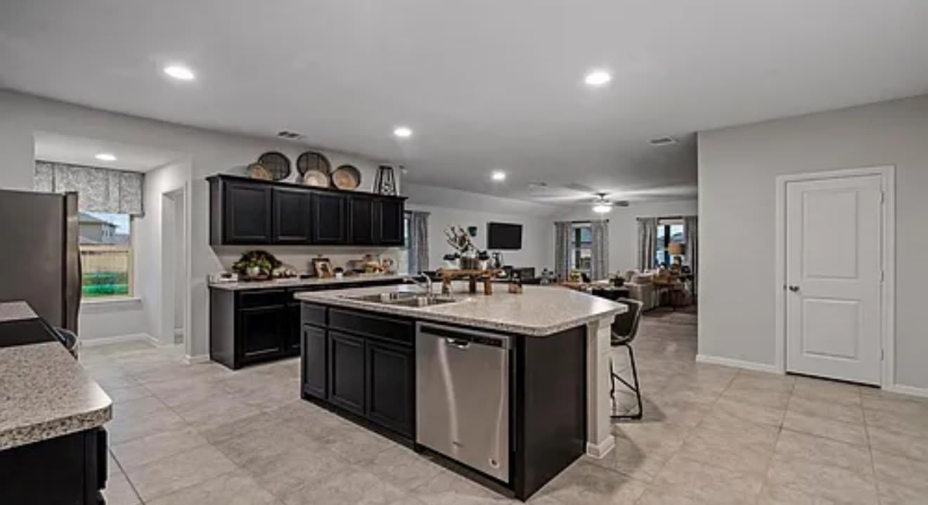 829 Loomis Trail – photo 1