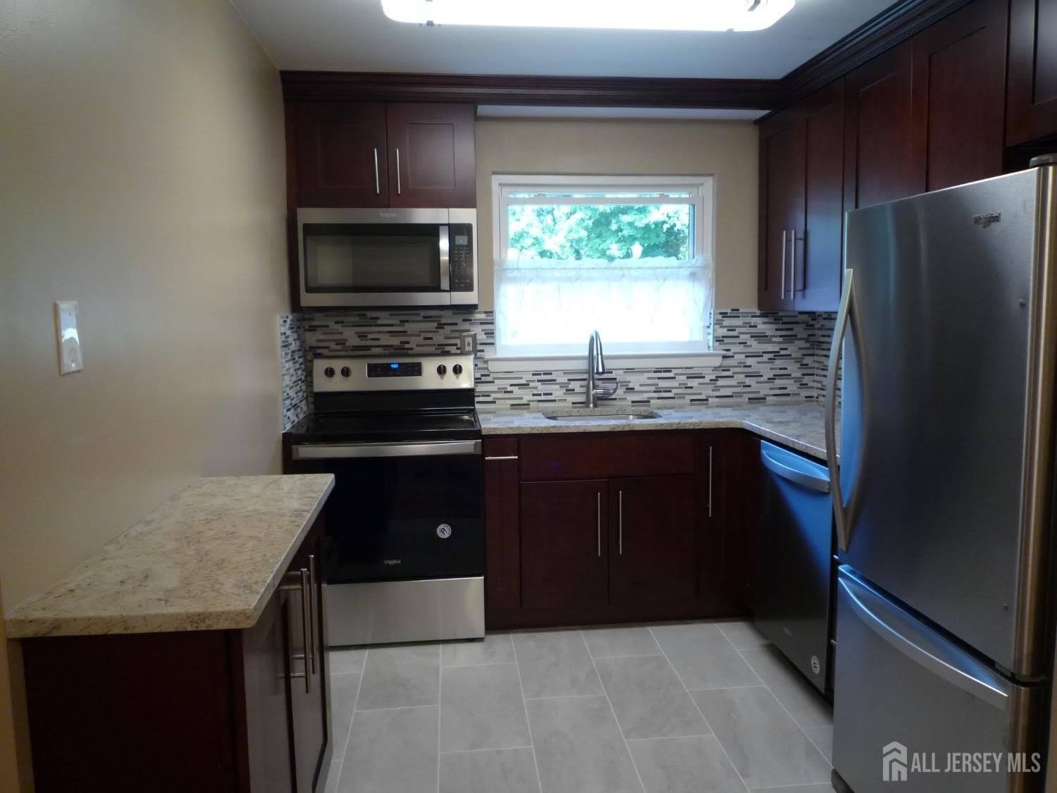 44 DEANNA Drive – photo 5