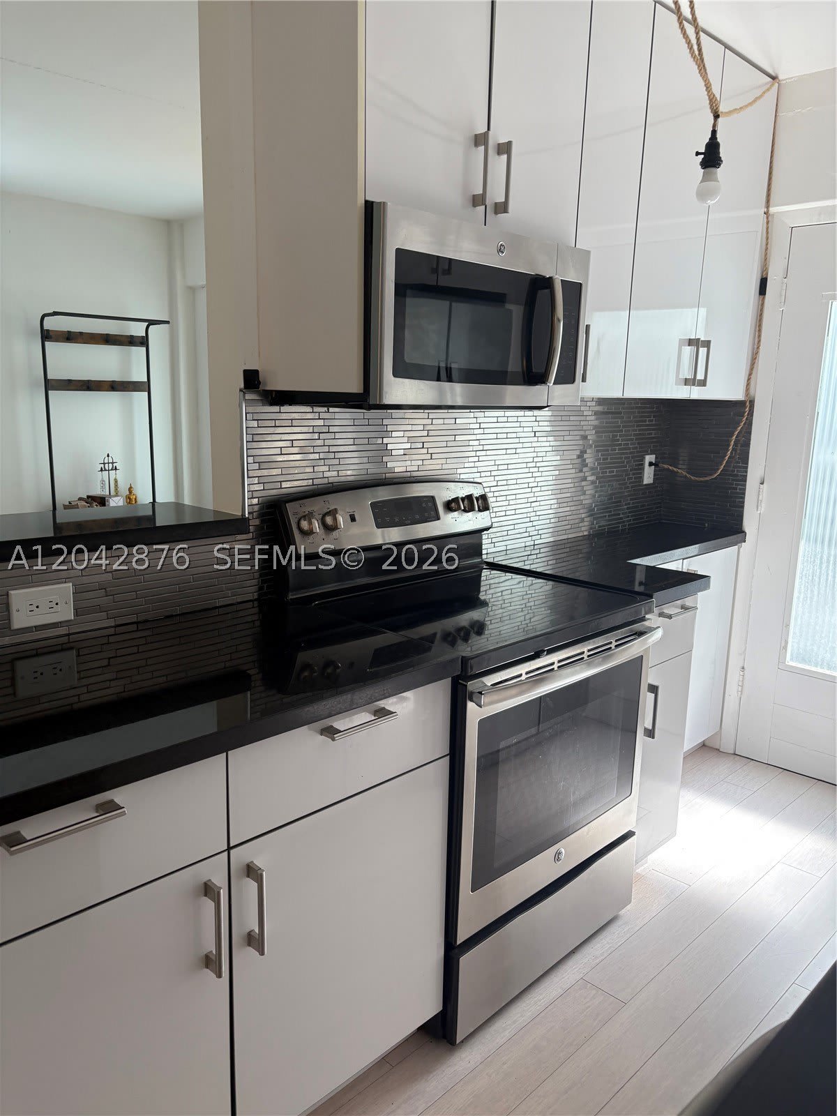 1545 Euclid Ave – photo 2