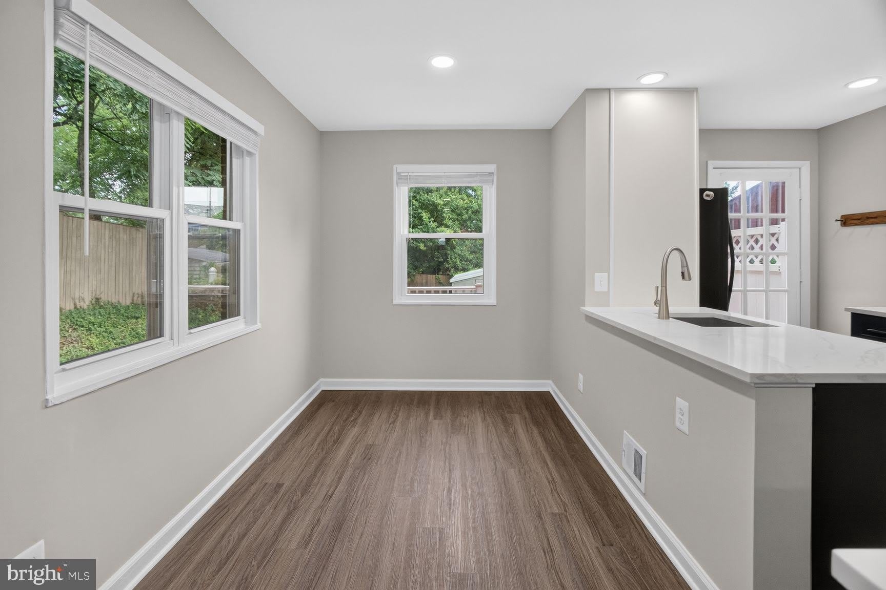 23 UNDERWOOD Place – photo 5