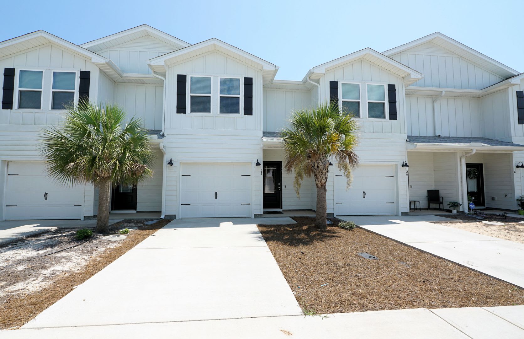 * MOVE IN SPECIAL *Newer Townhome in Destin – photo 2
