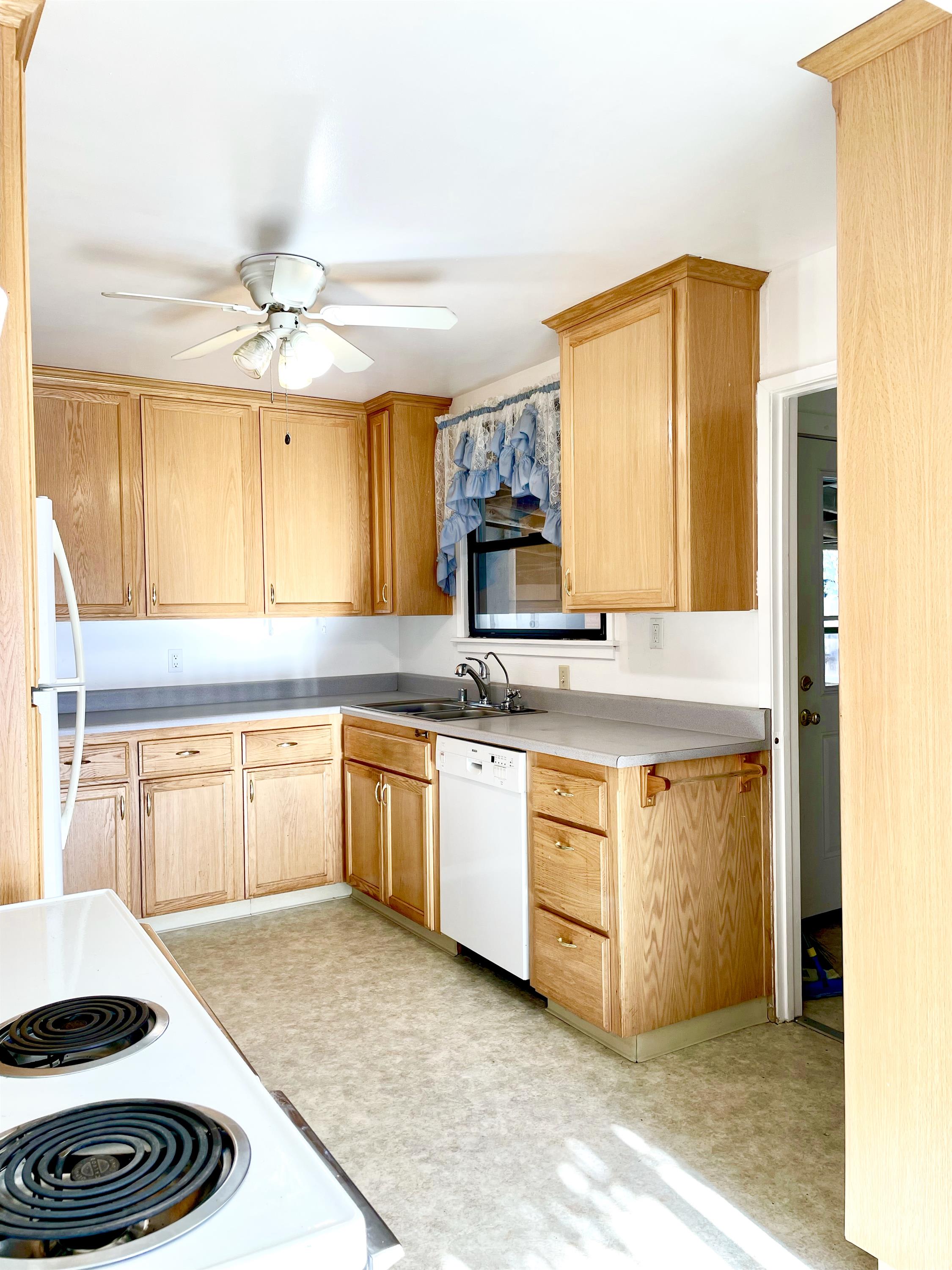 1525 Vosti Avenue – photo 5