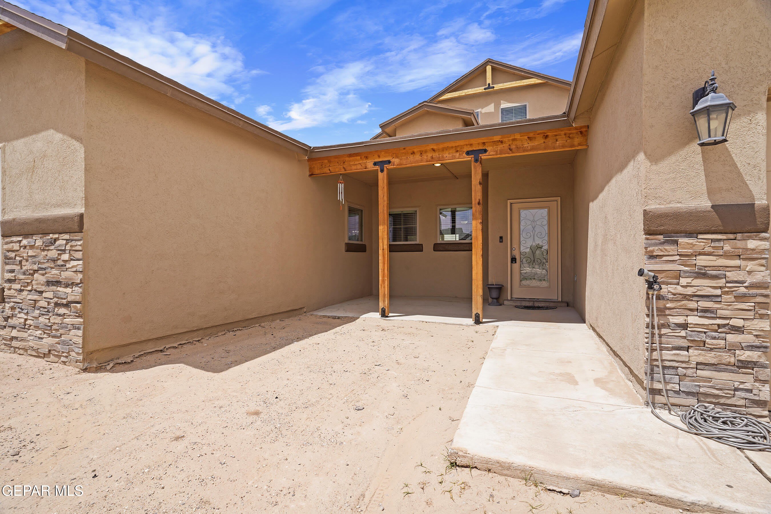618 Rafael Marmolejo Street – photo 4