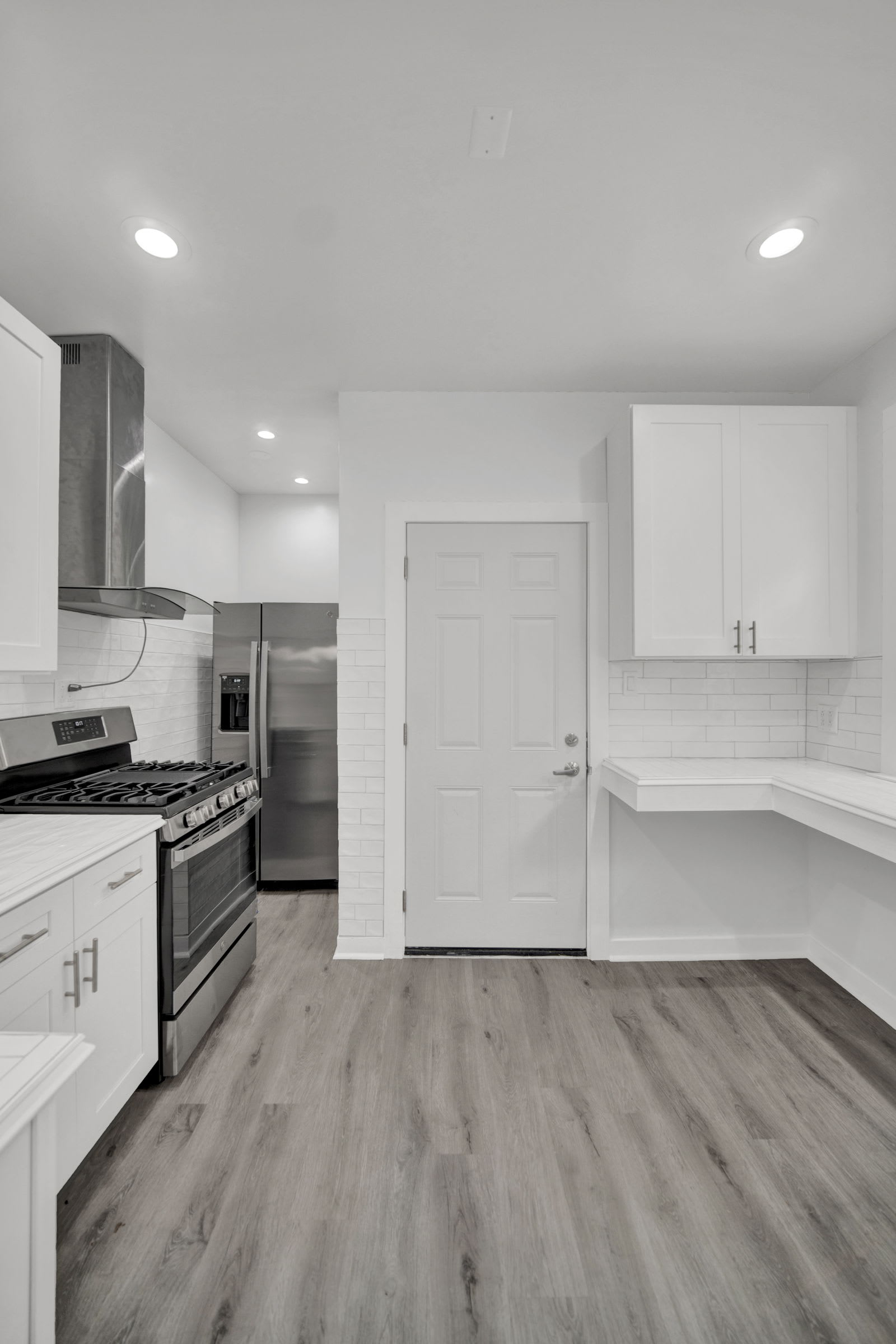 3234 West Waveland Avenue – photo 5