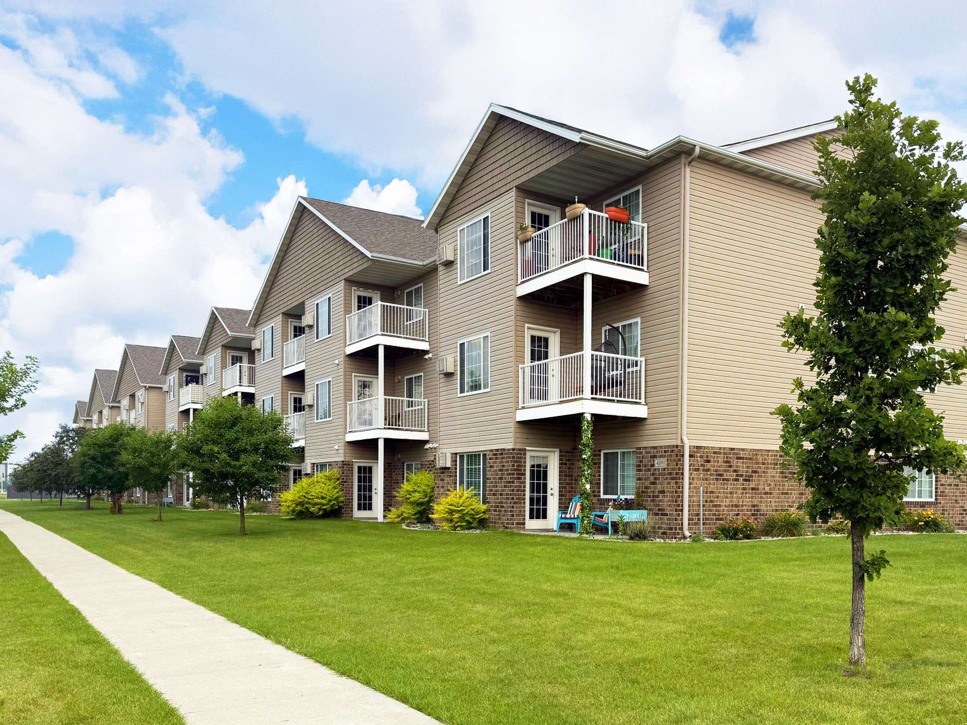 Maple Creek Apartments – photo 3