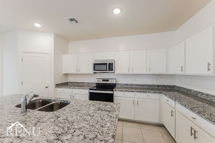 35228 West San Capistrano Avenue – photo 3