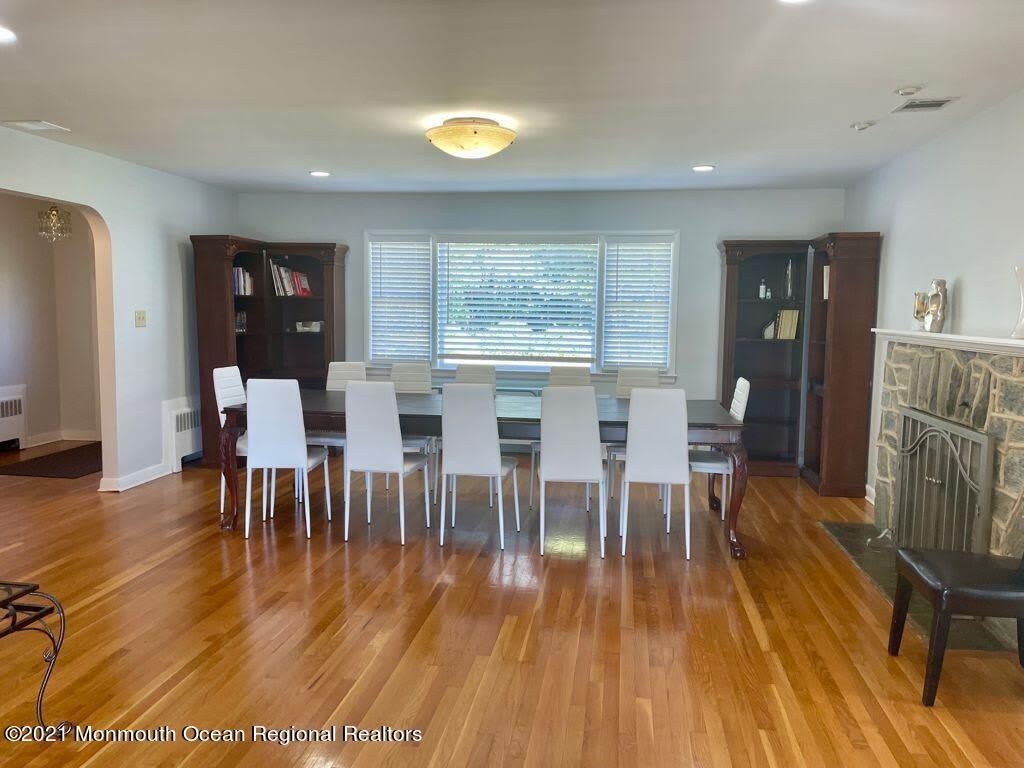 21 Berg Avenue – photo 5