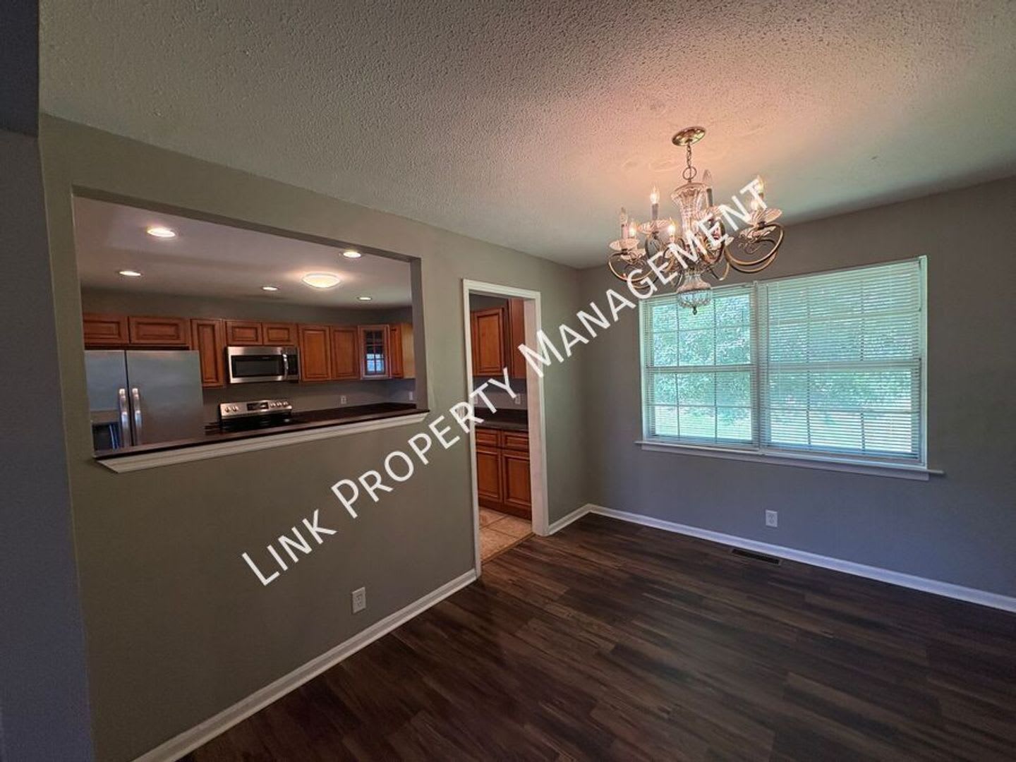 Don't miss this Large 3 or 4 bedroom 2 full baths near Hwy 153/58. – photo 4