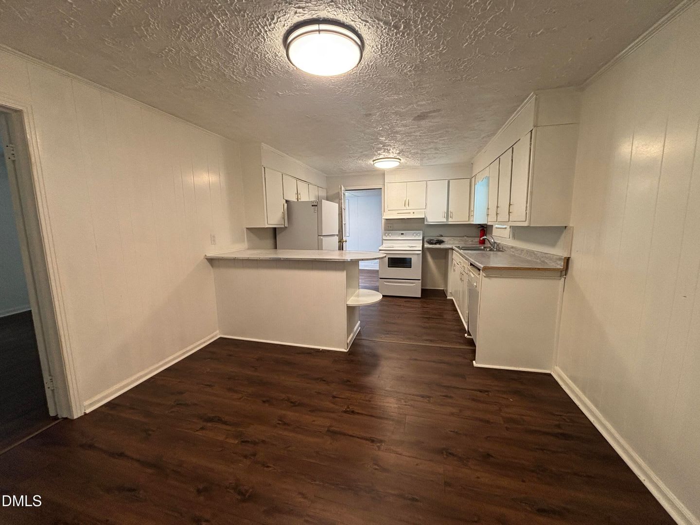 87 Robert Thompson Rd – photo 4