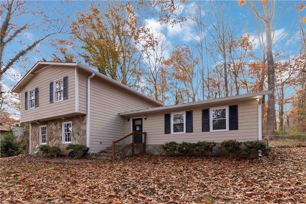 888 Chartley Drive SW – photo 3
