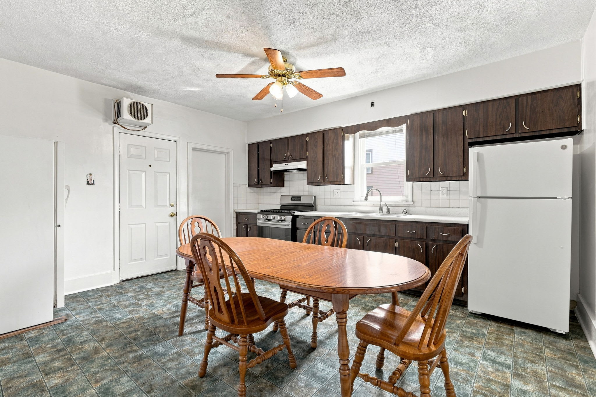 320 Main Street – photo 4