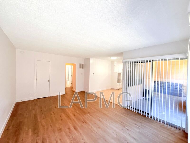 853 W Beach Avenue – photo 3