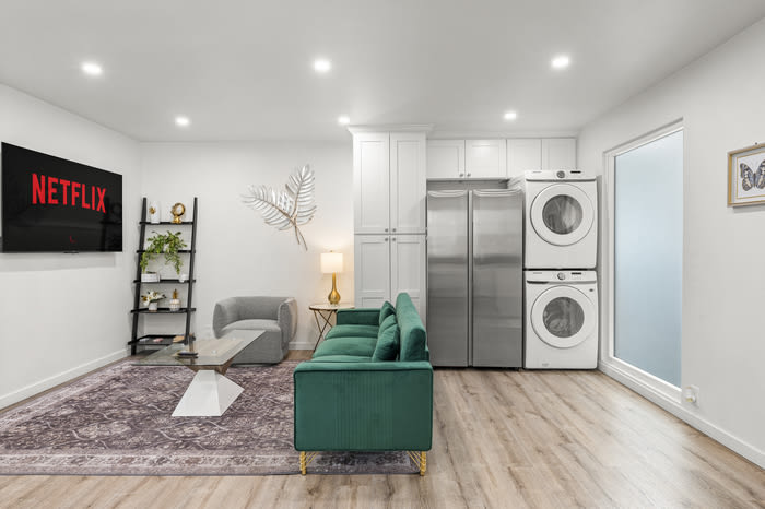 2615 Lake Avenue – photo 3