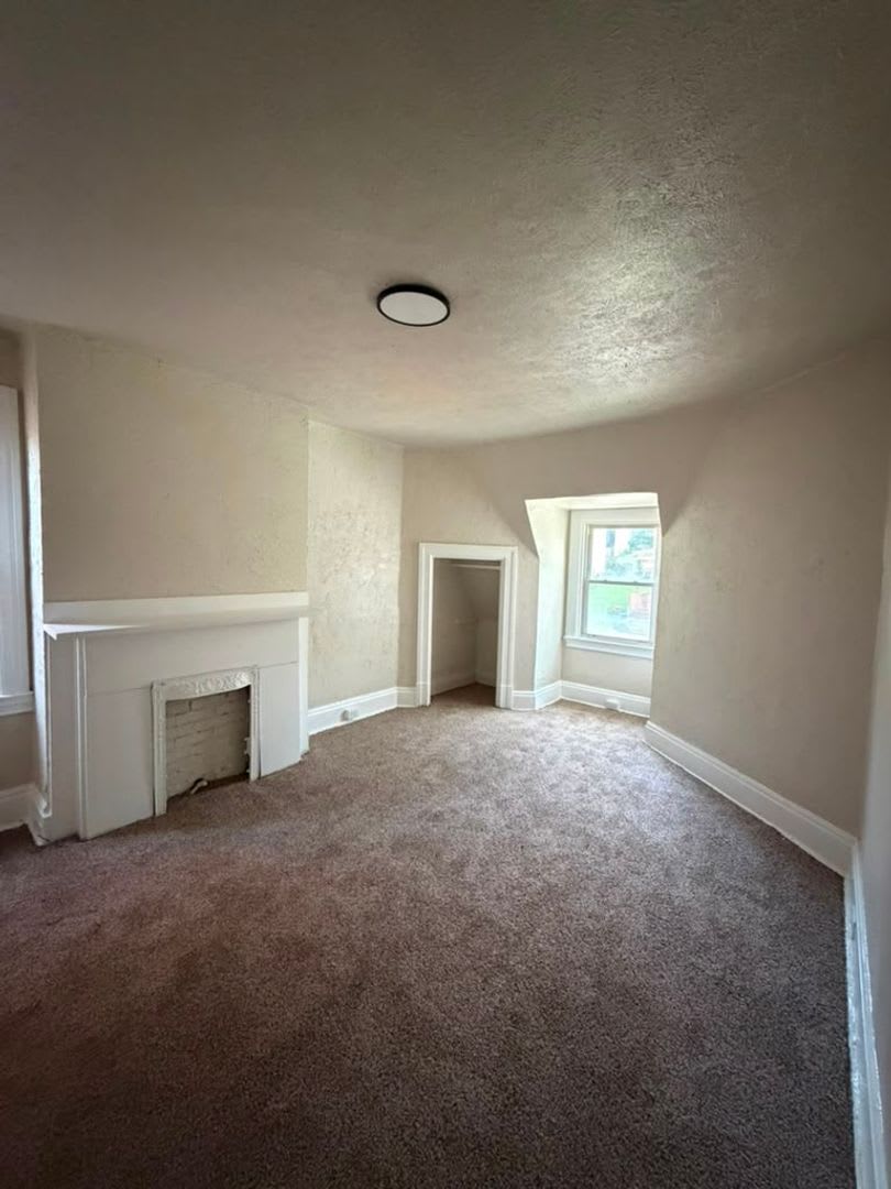 Spacious 4BR Home in Pittsburgh, Section 8 Considered!! – photo 3