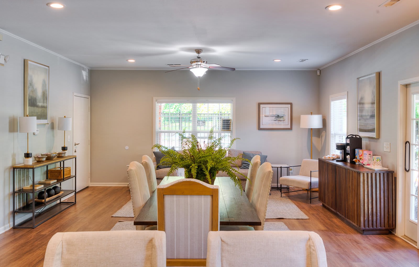 Great 4Br Home Near Brentwood – photo 4