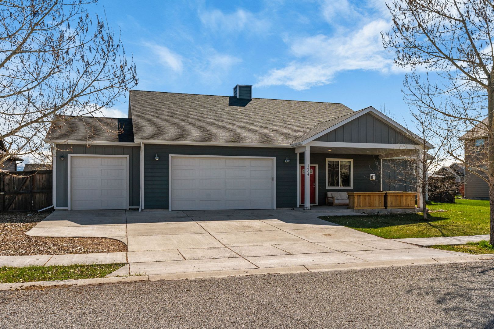 Gorgeous 4 Bedroom Home in Ryen Glenn – photo 1