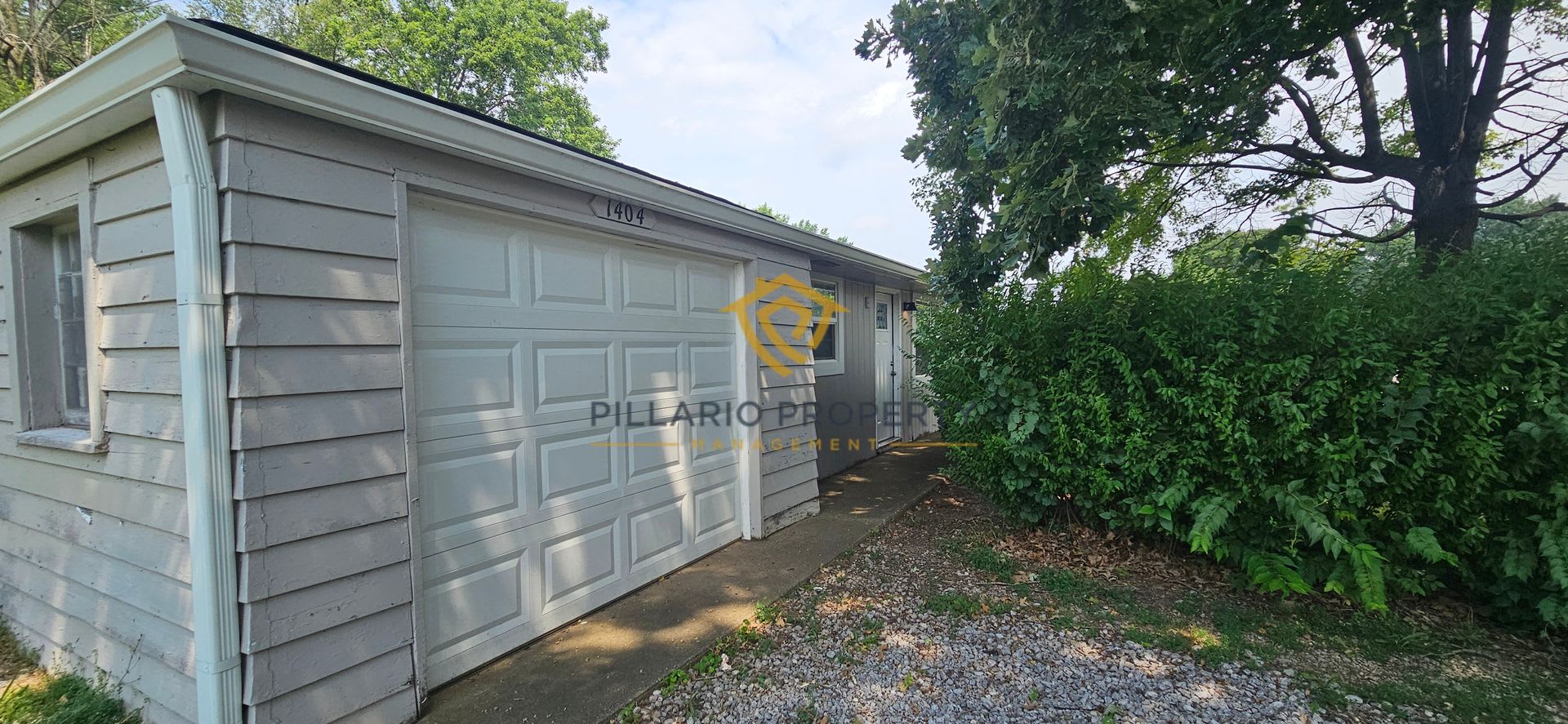 Welcome to your new home! This delightful 3-Bedroom Home Available NOW! – photo 1