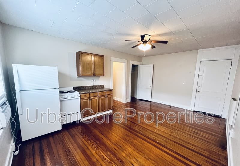 249 4th Ave N – photo 3