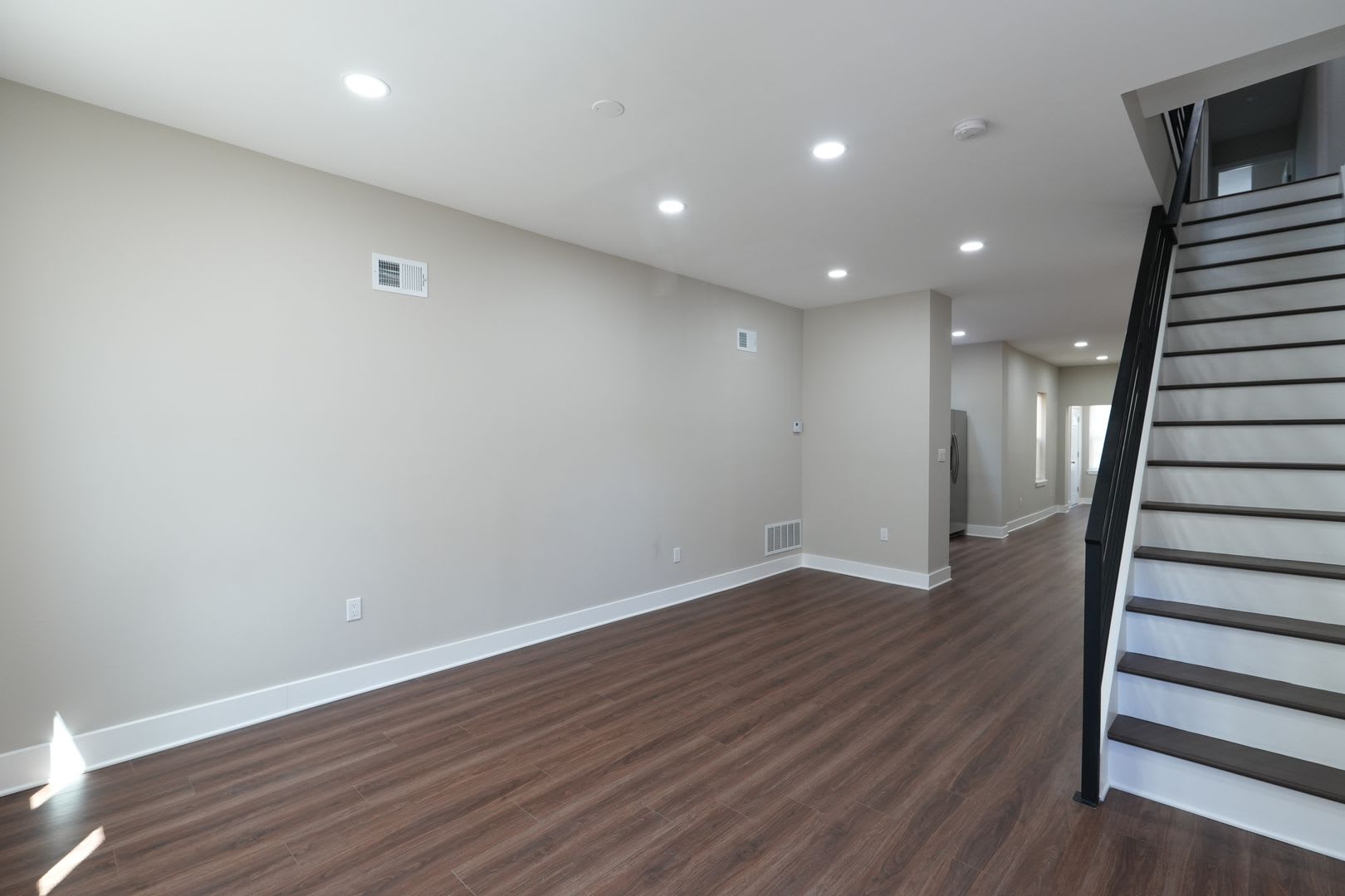 Renovated 3 Bedroom, 1.5 Bath Home in Newbold — Central Air, In-Unit Laundry, Private Yard – photo 3