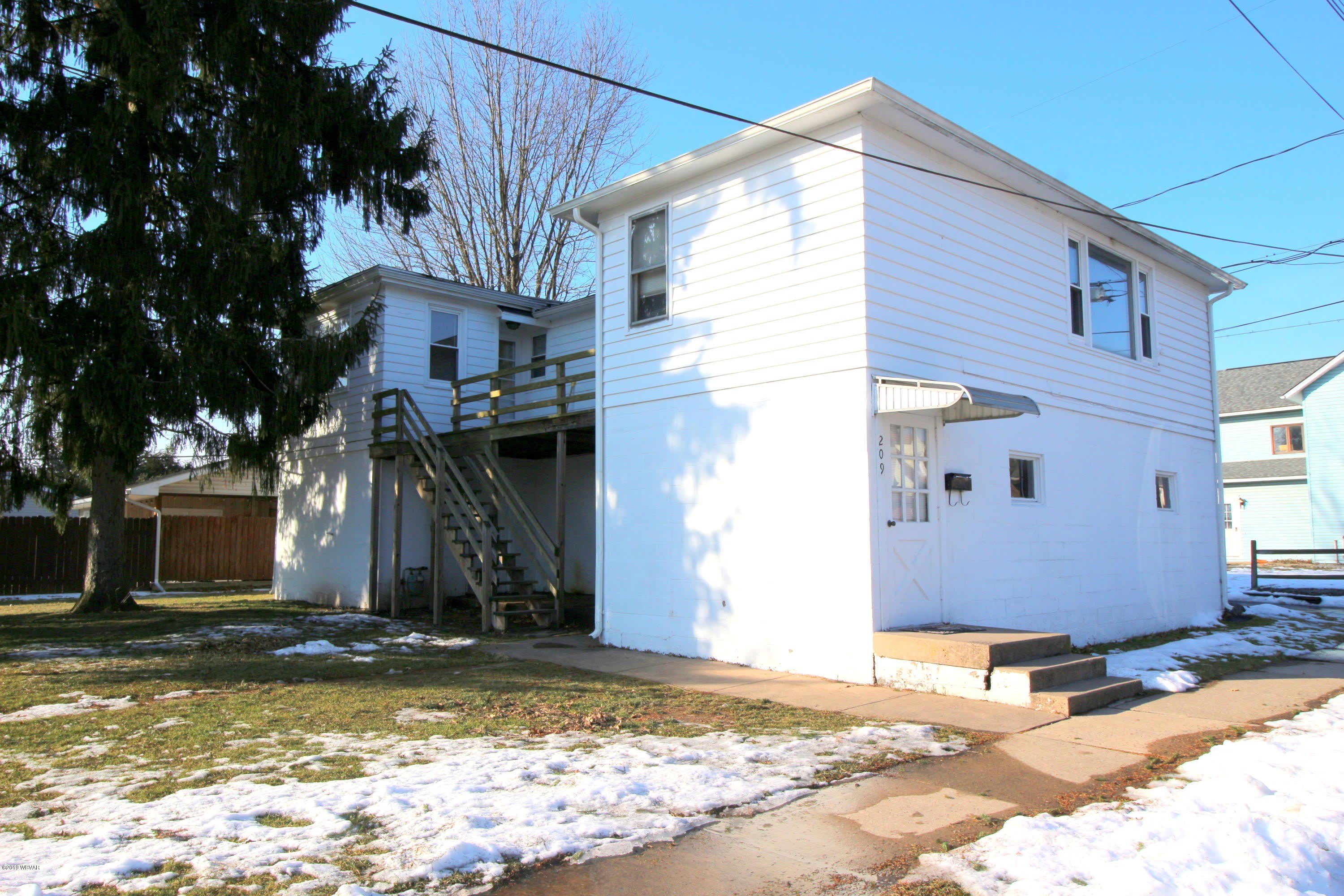 209 N WASHINGTON Street – photo 1