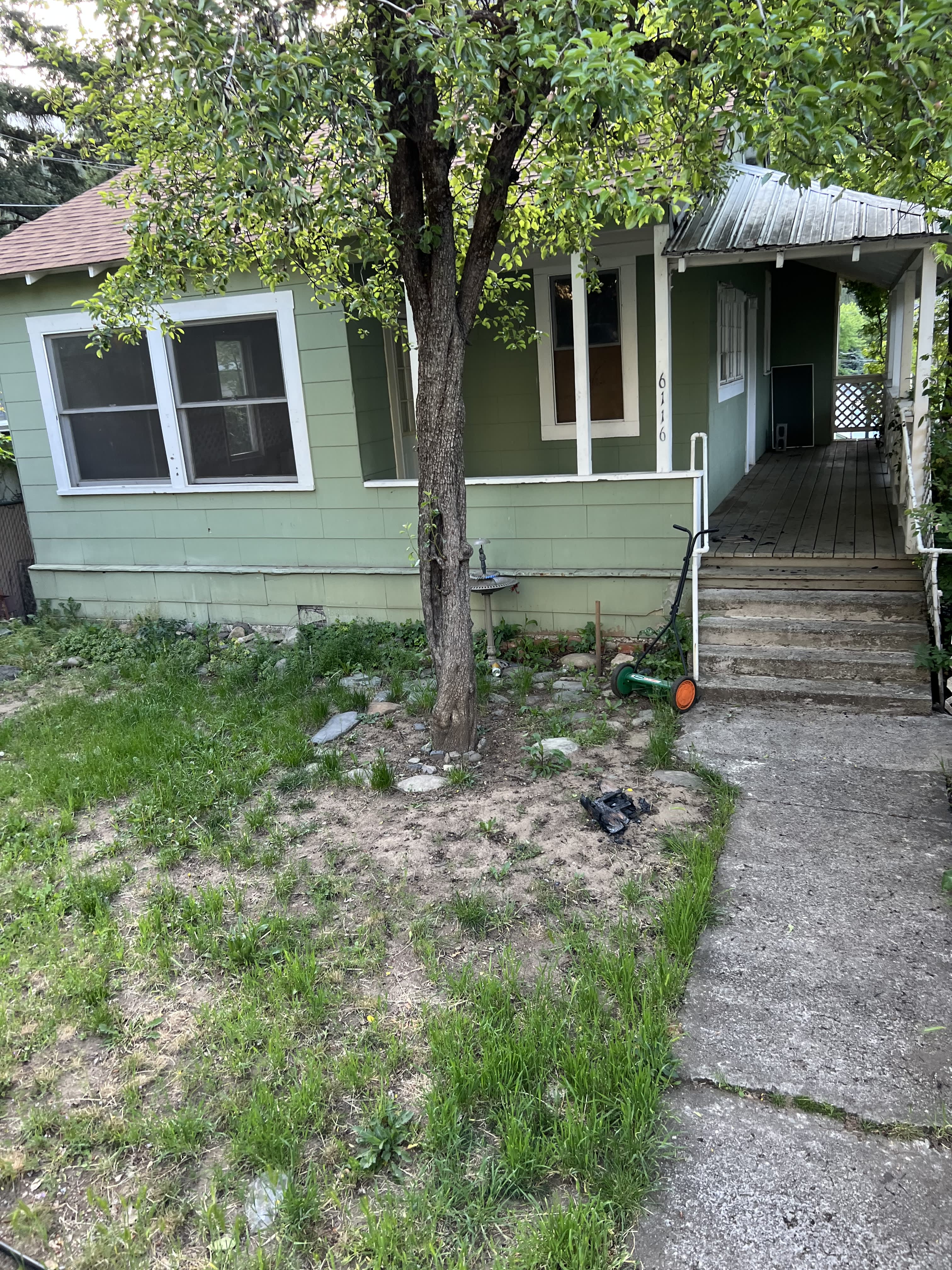 6116 Dunsmuir Ave – photo 1