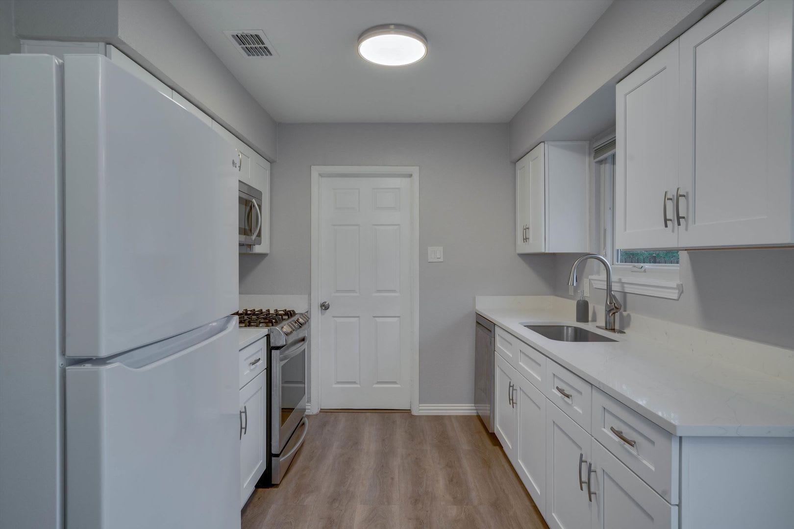 600 Bramble Drive Austin, TX 78745 – photo 4