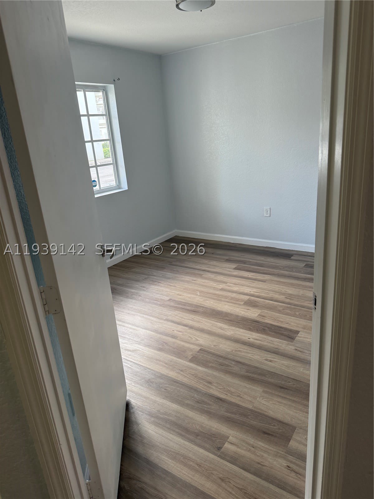 582 SW 2nd Pl – photo 4