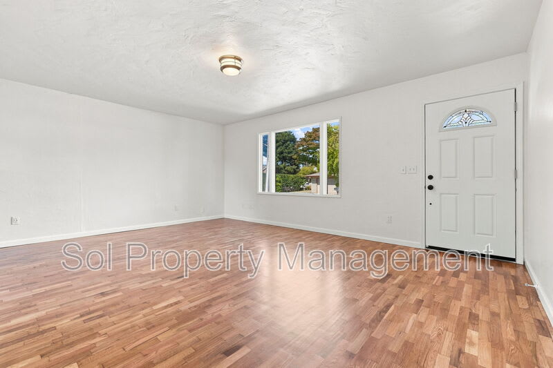 1863 43rd Avenue – photo 5