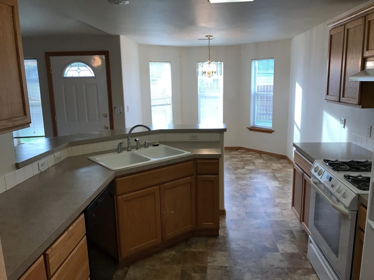 Ground Level Eastgate Home – photo 5