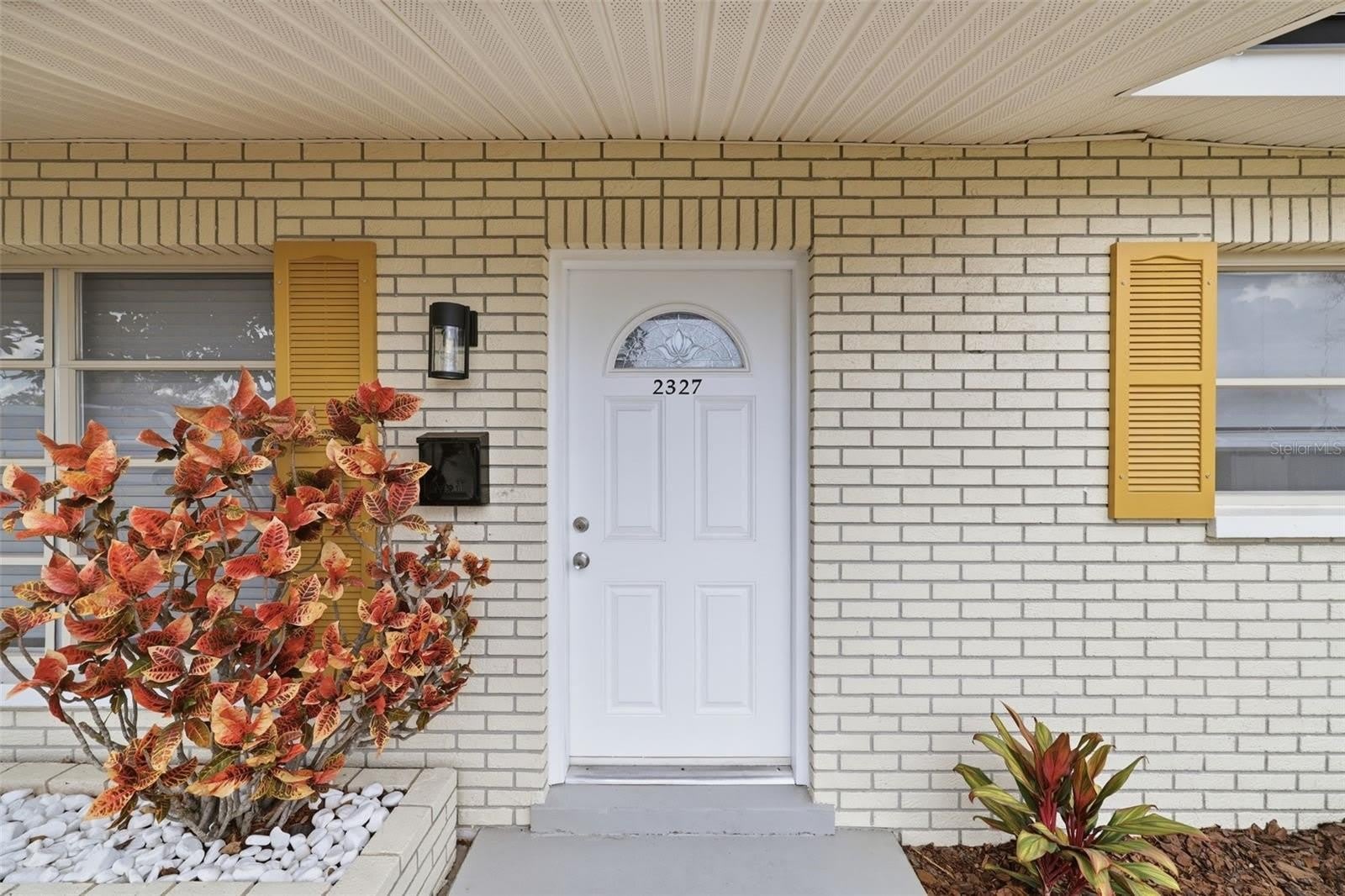 2327 W KNOLLWOOD Place – photo 3