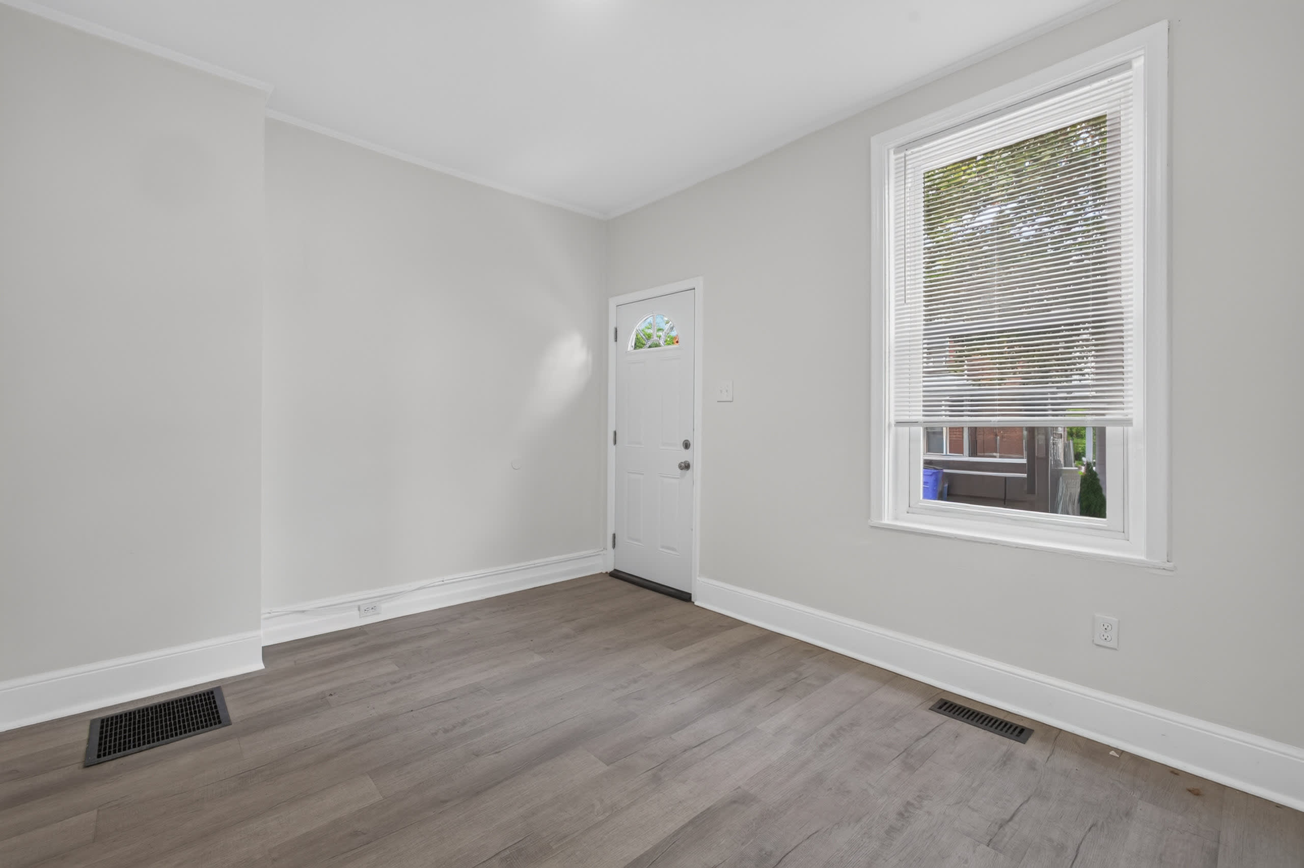 109 North Warren Street – photo 2