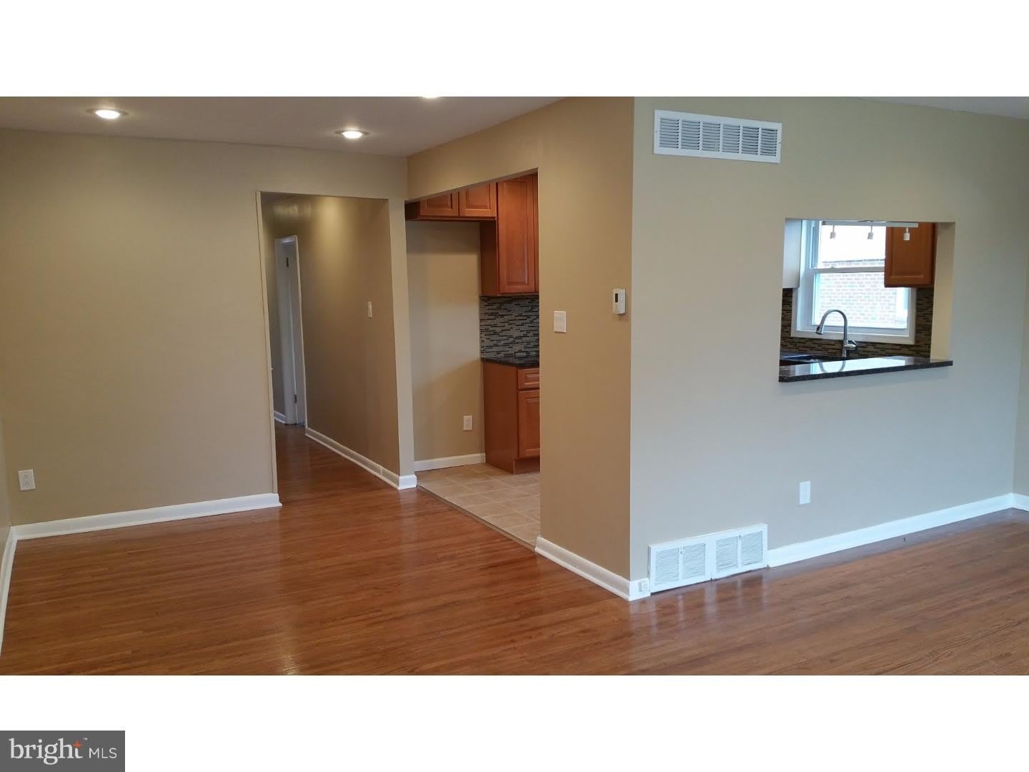 9960 WOODFERN Road – photo 4
