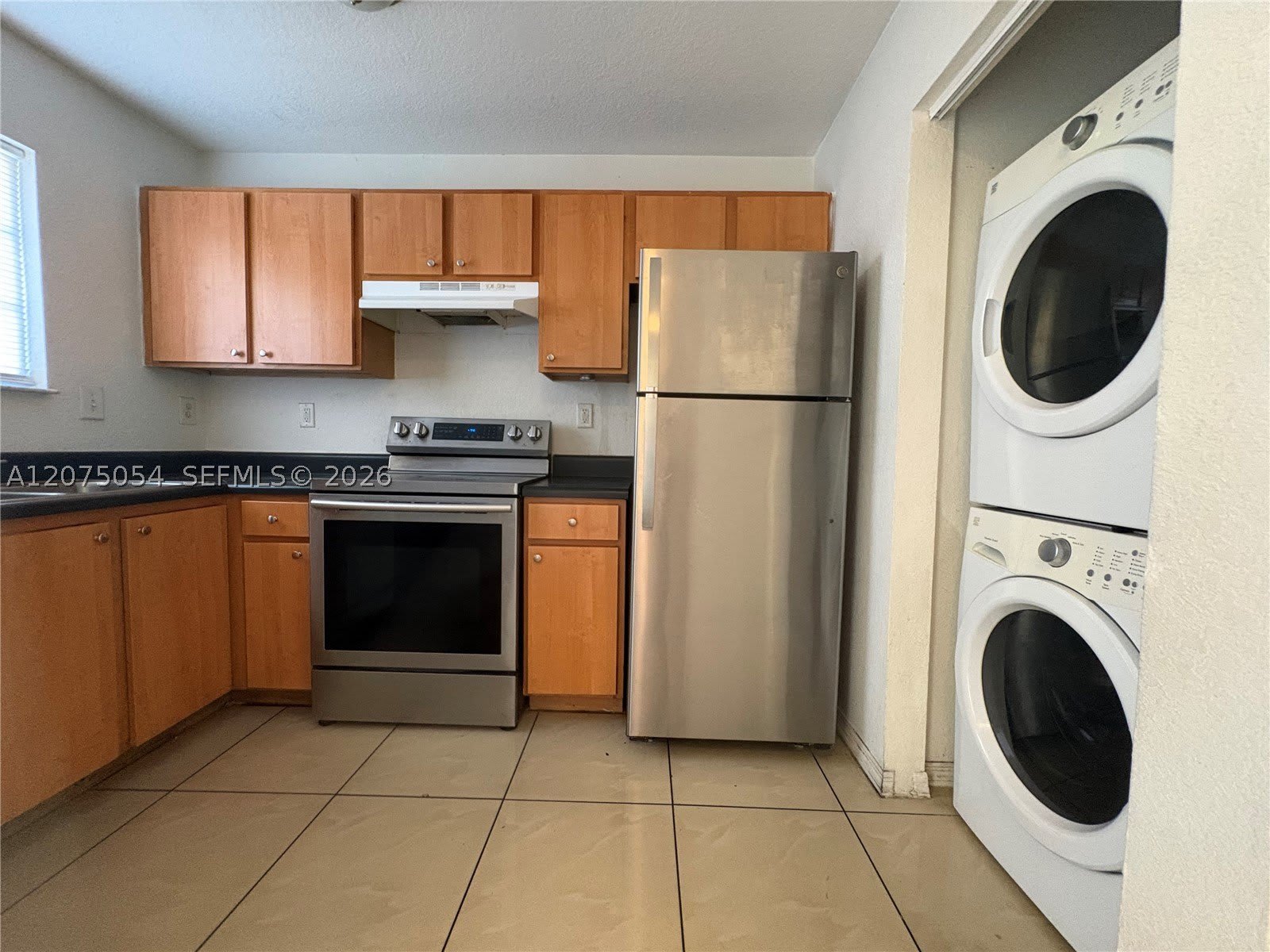 2064 NE 167th St – photo 1