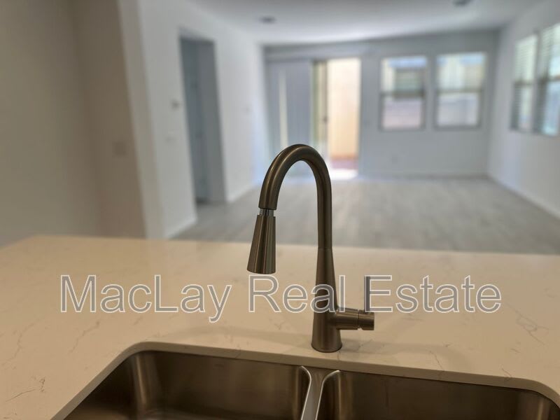 3809 N 100th dr – photo 3