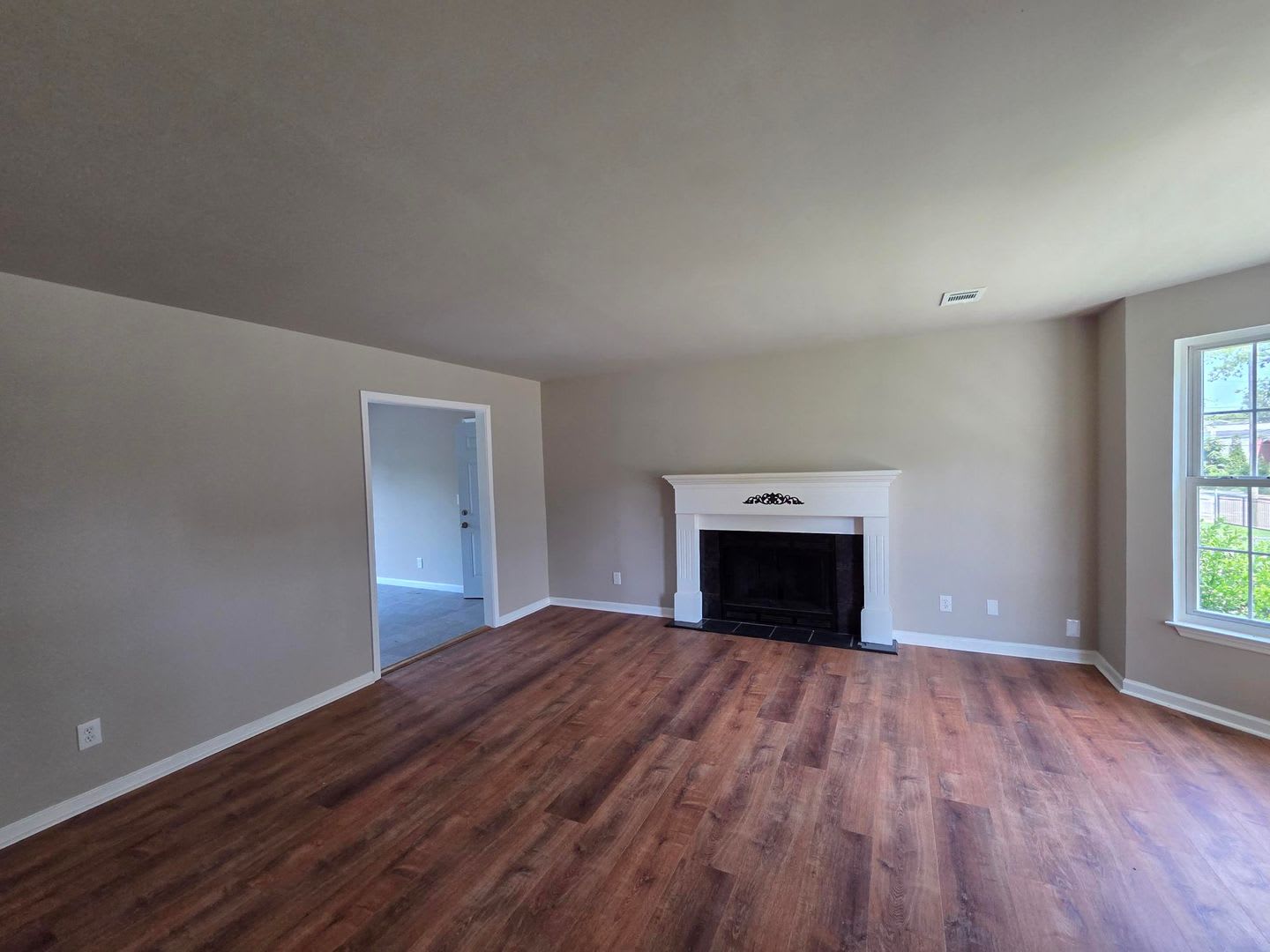 Large 4 Bedroom House in North Nashville – photo 2